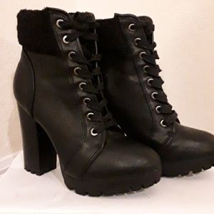 Bamboo Heeled Boots Size 7.5